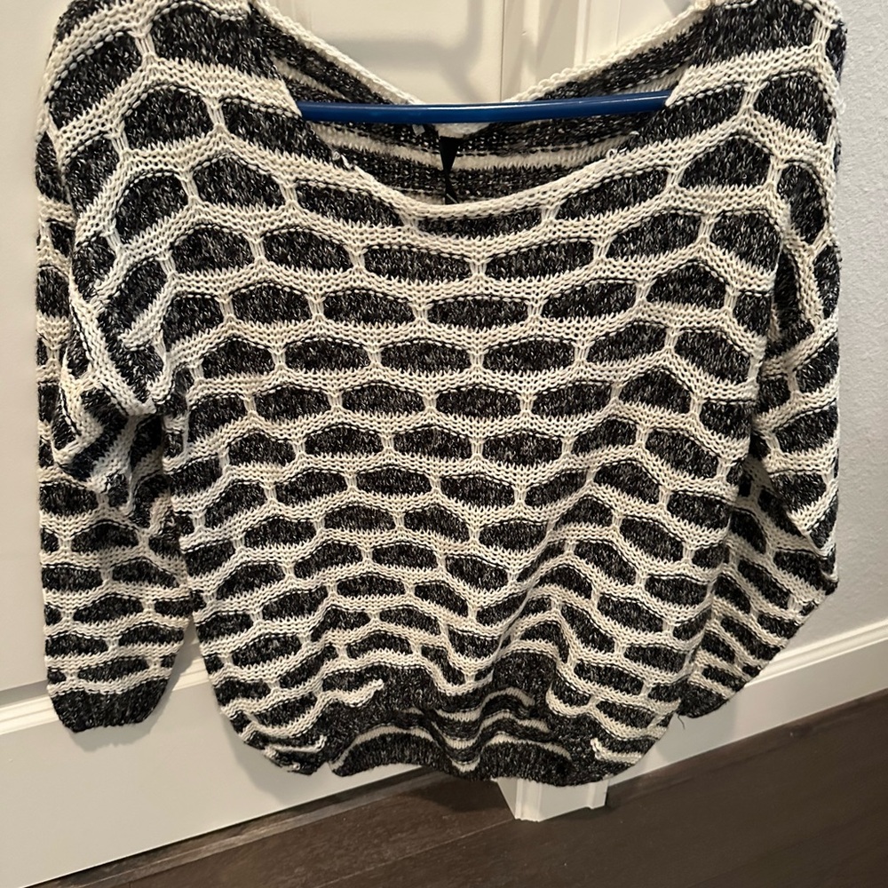 Elan Black and White Crew Neck Sweater with Modern Pattern